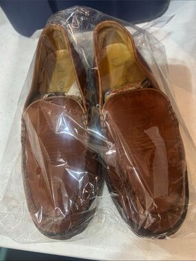 Cole Hahn/ Brown Leather loafers 9 Men 7 Women
